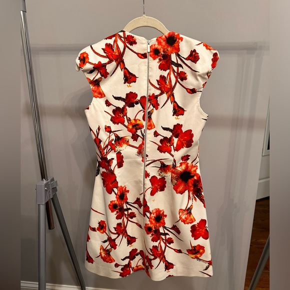 Gorgeous Karen Millen tulip shaped dress with red flowers - Picture 6 of 16